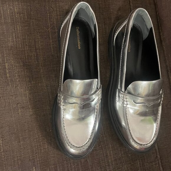 Reformation Silver Loafers - Picture 4 of 11